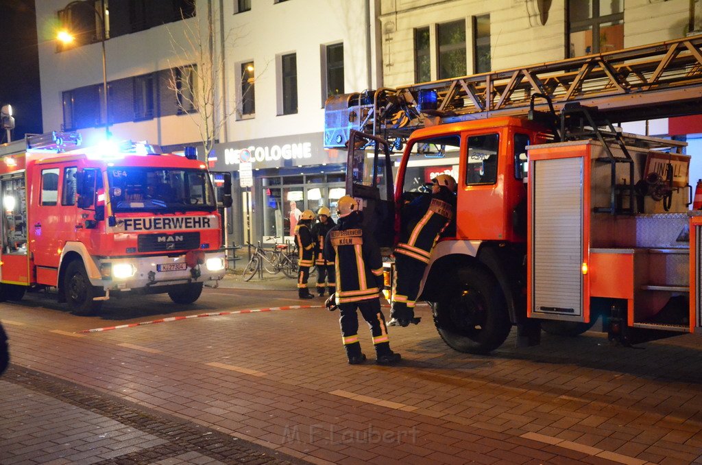 Feuer2Y Koeln Ehrenfeld Venloerstr P191.JPG